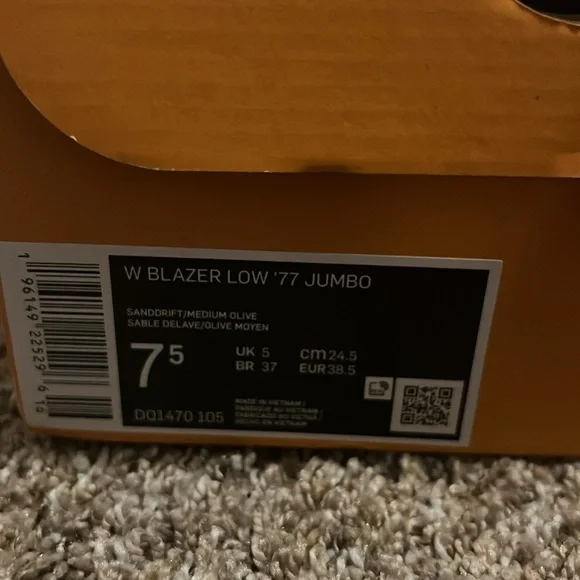 Nike Blazer Low 77 Jumbo Swoosh  Shoes Women’s Size 7.5 - Picture 8 of 8